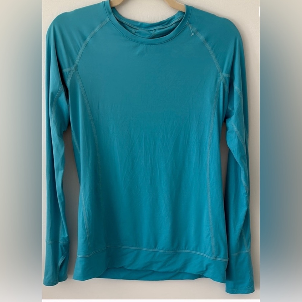 NWOT BloqUV UPF 50+ protection, blocking 98% of UVA/UVB rays performance top